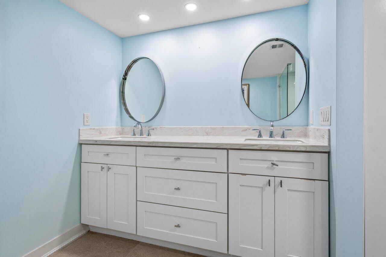 2450 Presidential Way, Unit 607, West Palm Beach, FL 33401 Photo