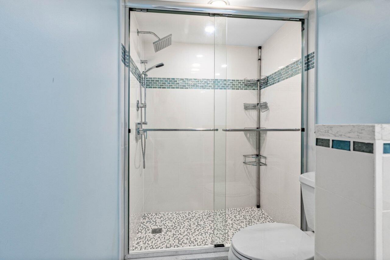 2450 Presidential Way, Unit 607, West Palm Beach, FL 33401 Photo