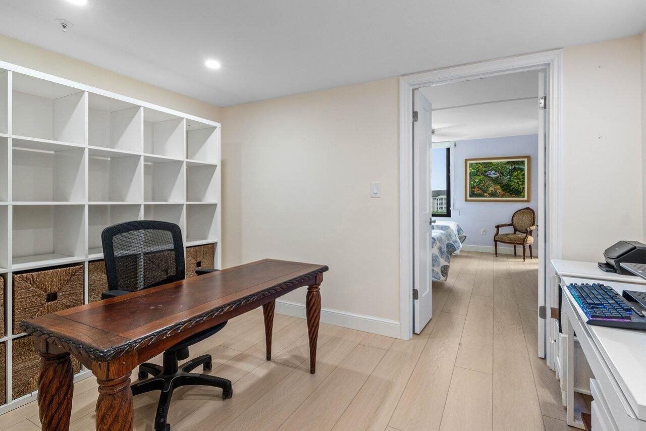 2450 Presidential Way, Unit 607, West Palm Beach, FL 33401 Photo