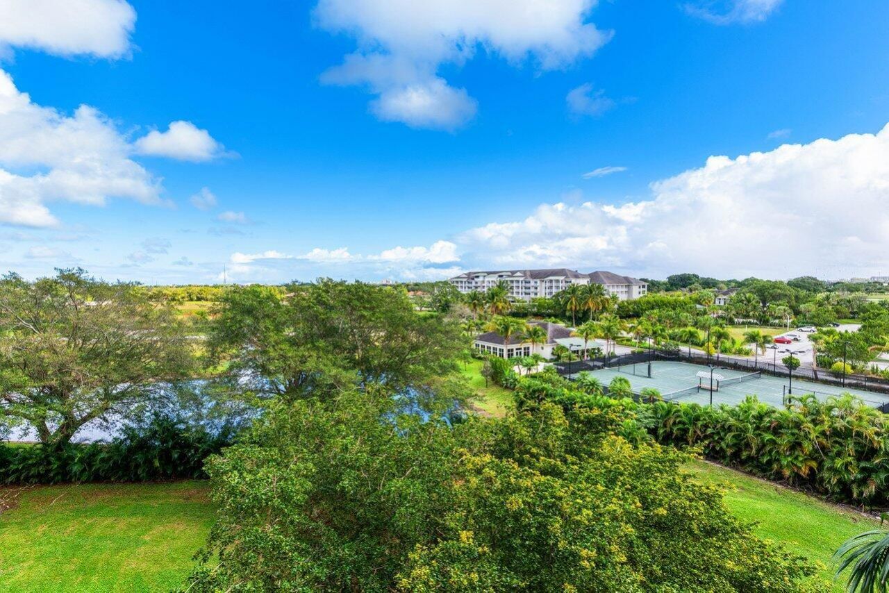 2450 Presidential Way, Unit 607, West Palm Beach, FL 33401 Photo