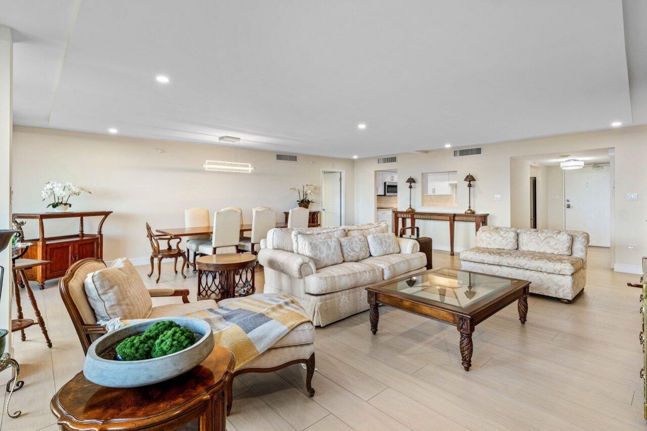 2450 Presidential Way, Unit 607, West Palm Beach, FL 33401 Photo