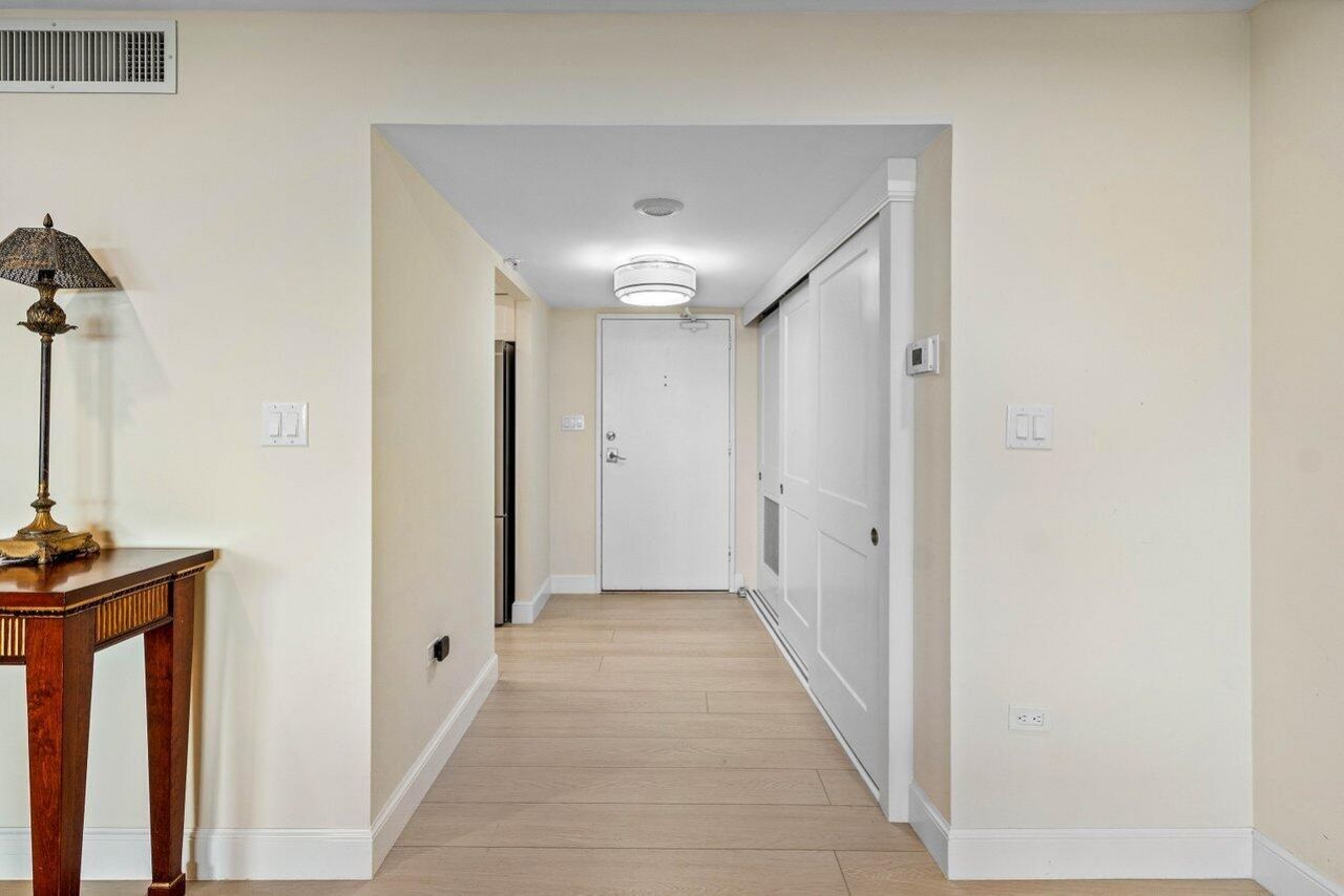 2450 Presidential Way, Unit 607, West Palm Beach, FL 33401 Photo