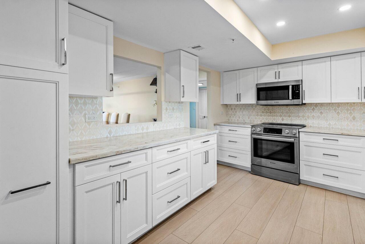 2450 Presidential Way, Unit 607, West Palm Beach, FL 33401 Photo