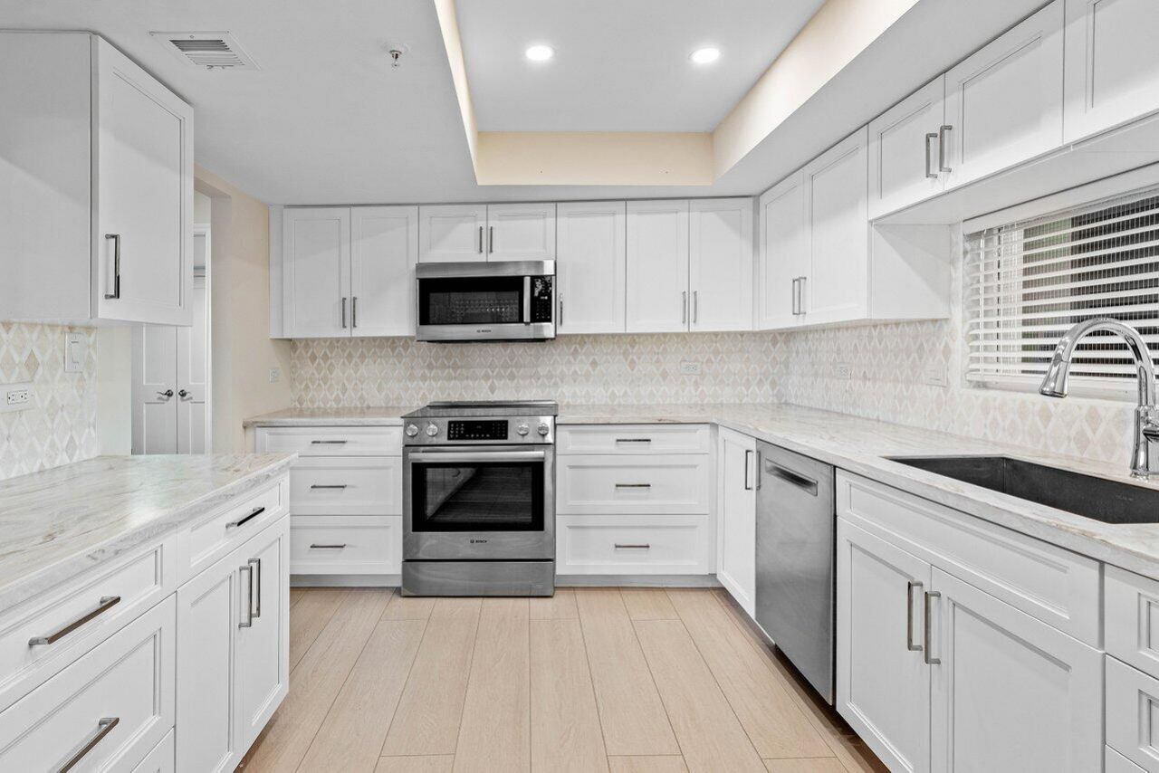 2450 Presidential Way, Unit 607, West Palm Beach, FL 33401 Photo