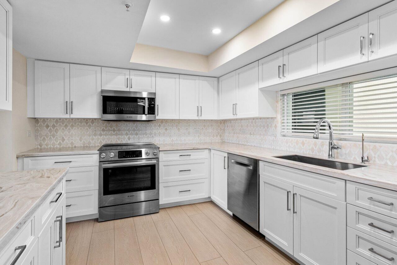 2450 Presidential Way, Unit 607, West Palm Beach, FL 33401 Photo