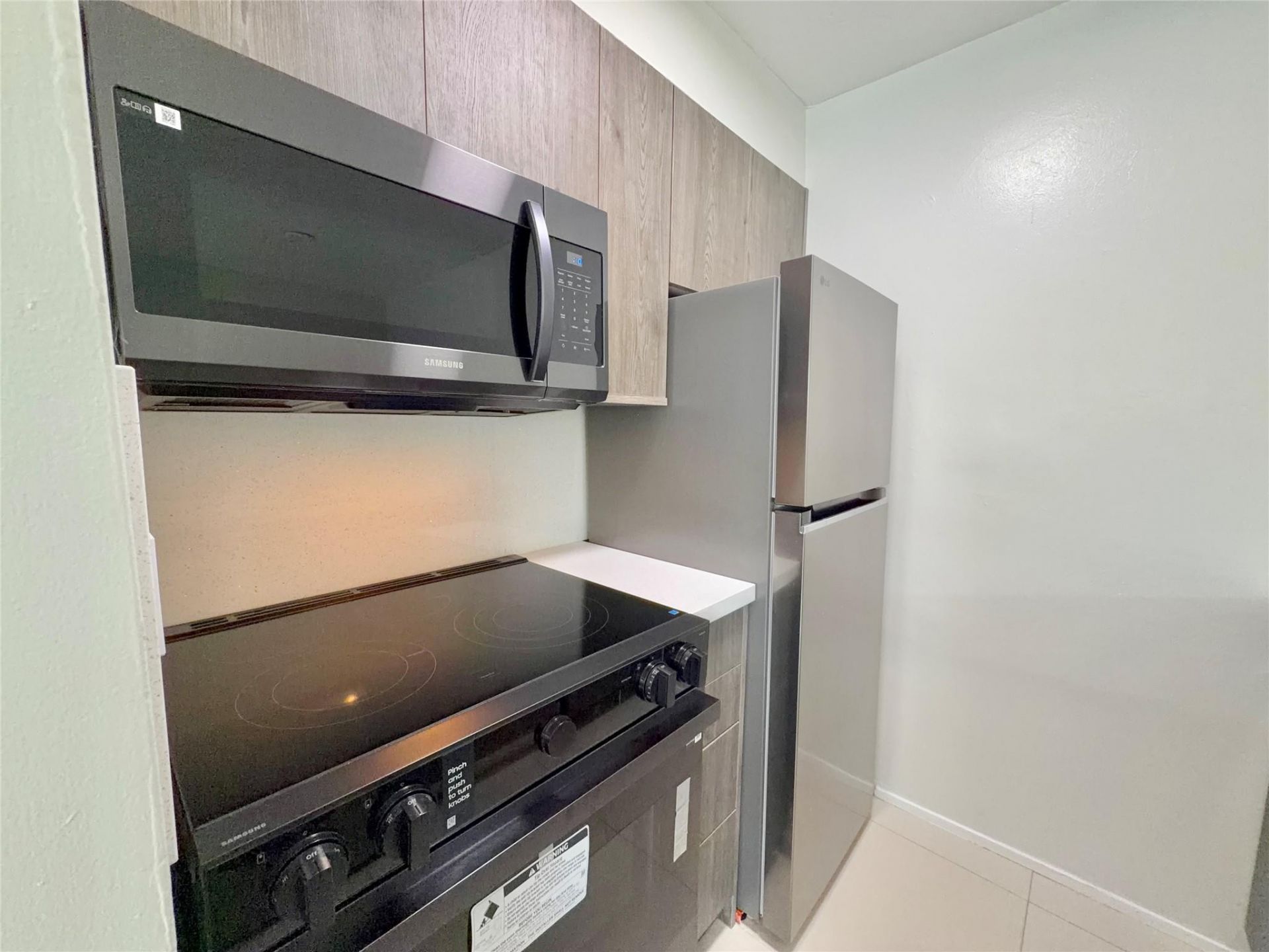924 NE 17th Terrace, Unit 10, Fort Lauderdale, FL 33304 Photo