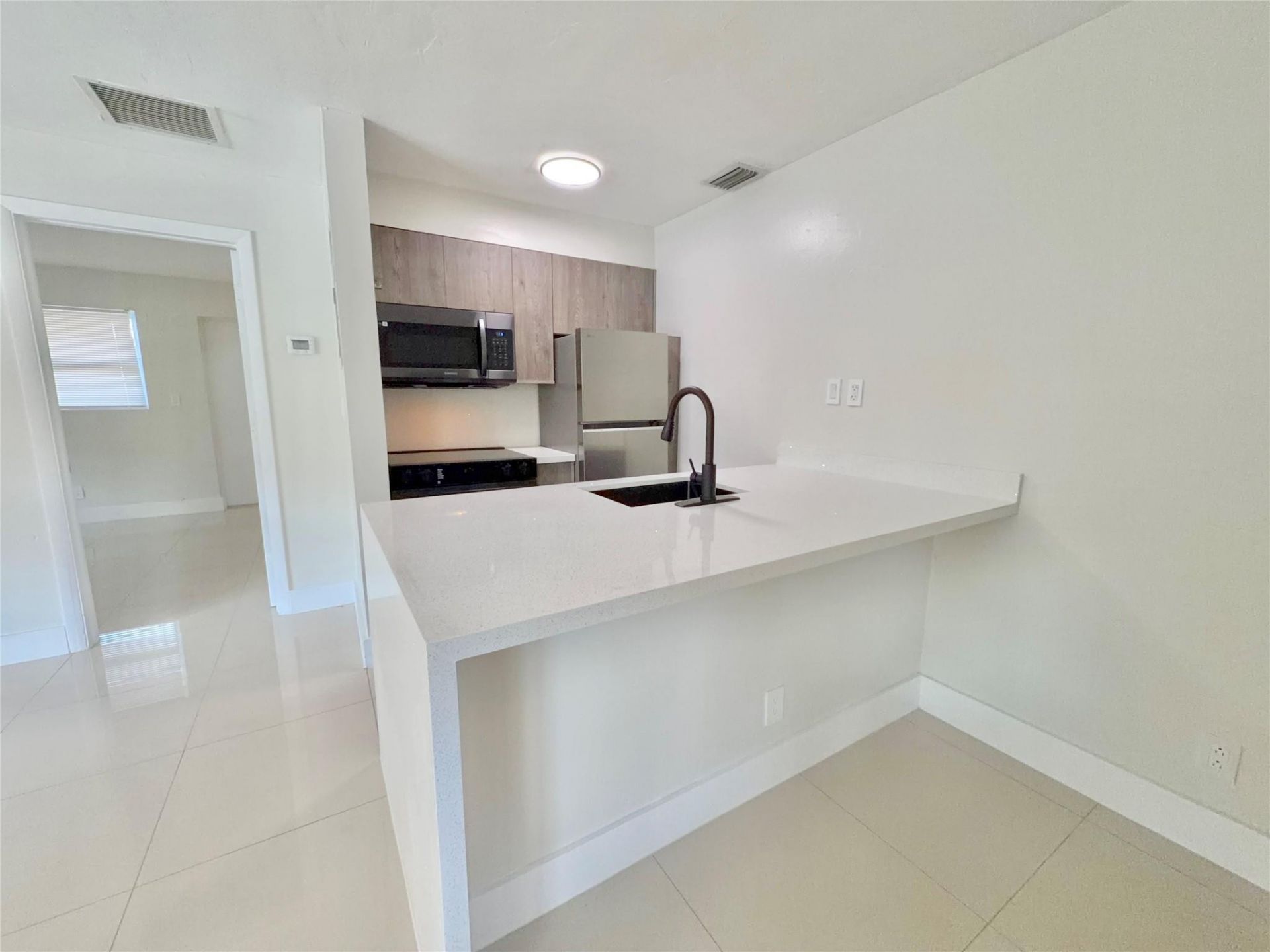 924 NE 17th Terrace, Unit 10, Fort Lauderdale, FL 33304 Photo