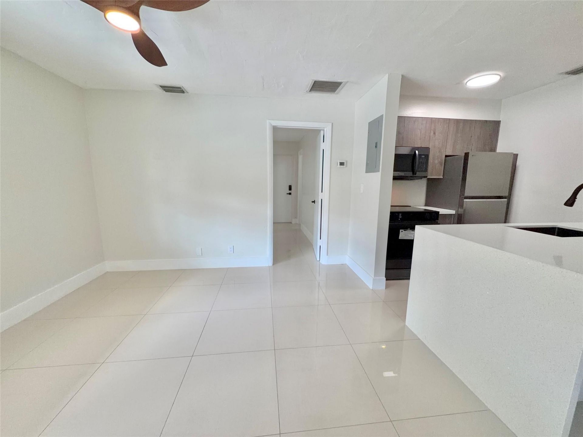 924 NE 17th Terrace, Unit 10, Fort Lauderdale, FL 33304 Photo