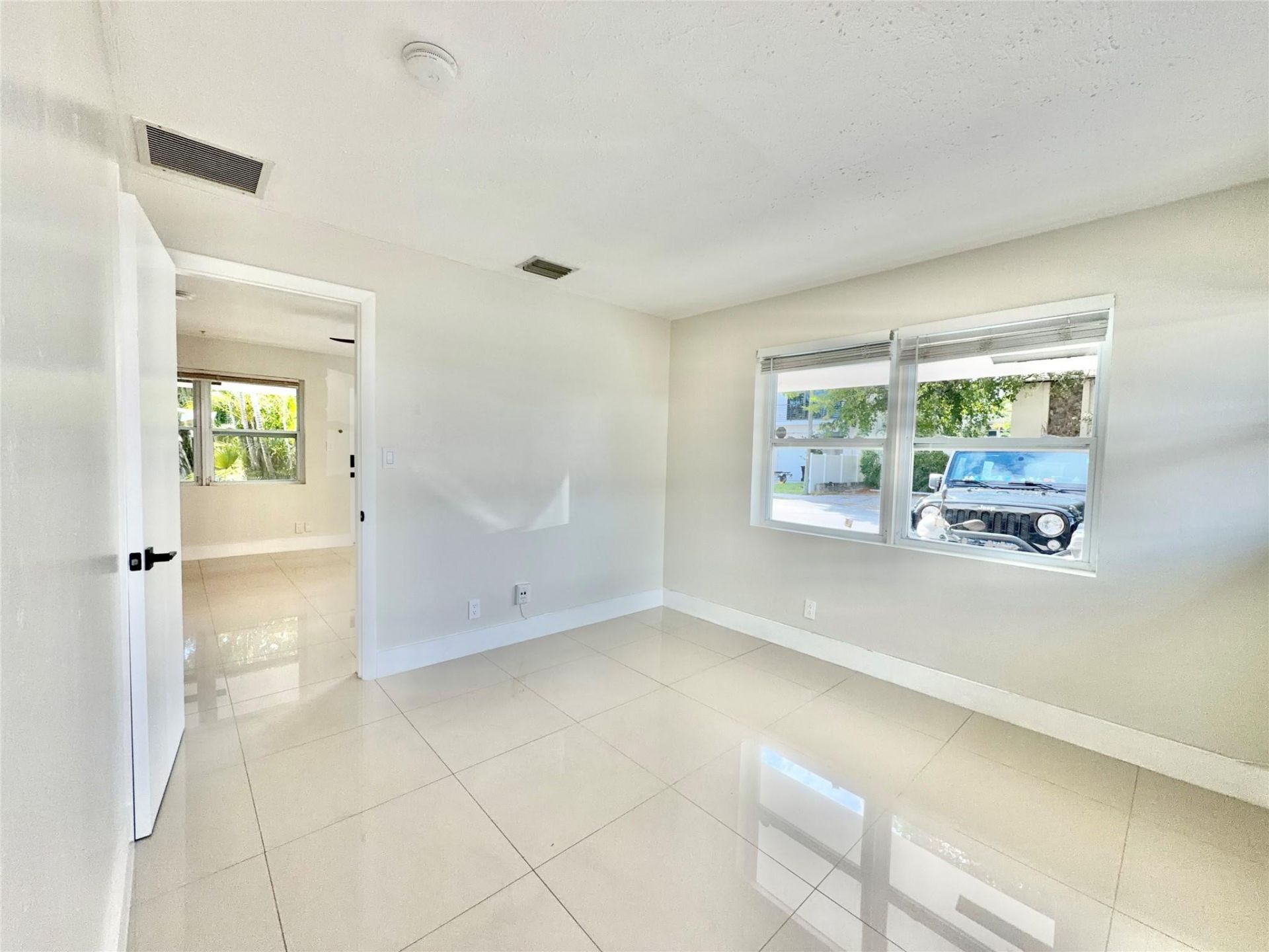 924 NE 17th Terrace, Unit 10, Fort Lauderdale, FL 33304 Photo