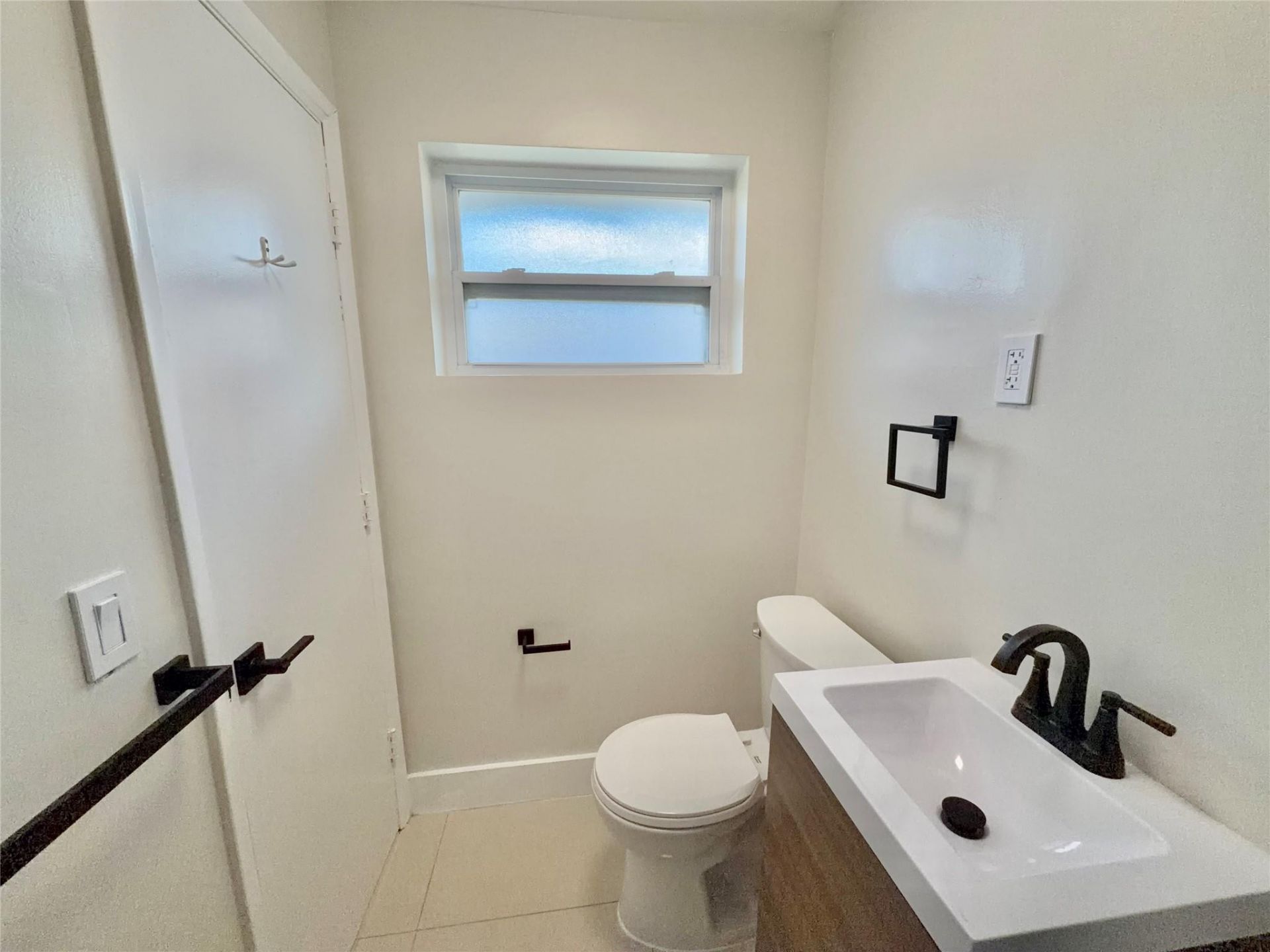 924 NE 17th Terrace, Unit 10, Fort Lauderdale, FL 33304 Photo