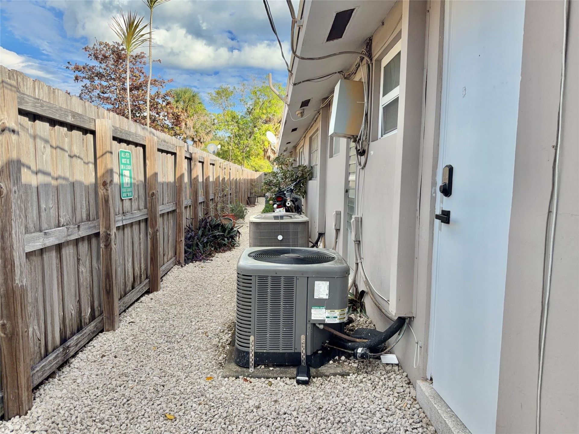 924 NE 17th Terrace, Unit 10, Fort Lauderdale, FL 33304 Photo