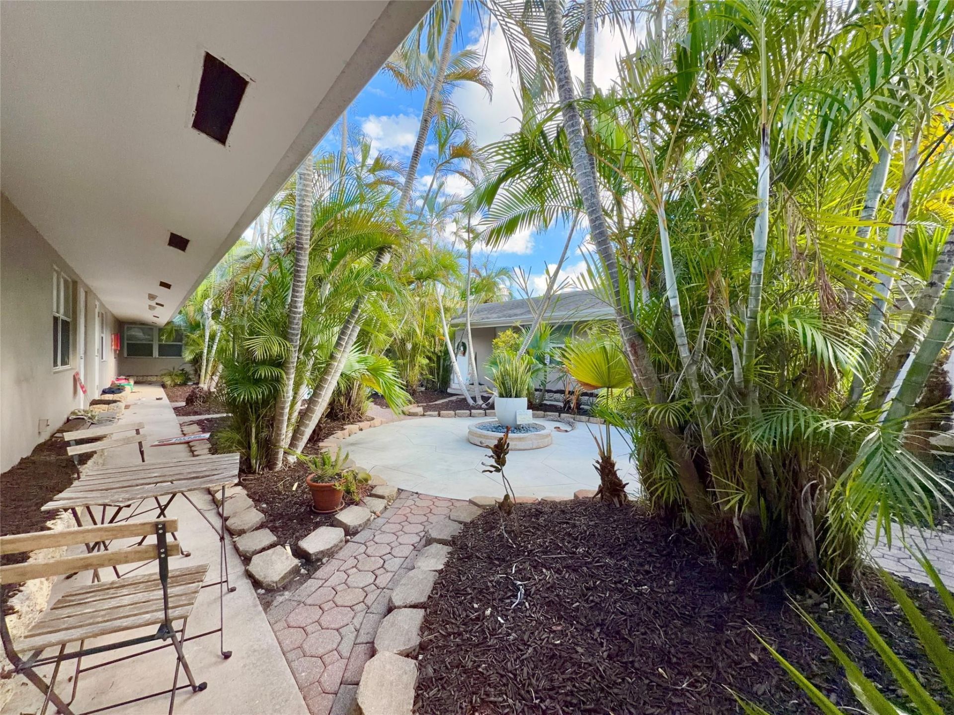 924 NE 17th Terrace, Unit 10, Fort Lauderdale, FL 33304 Photo