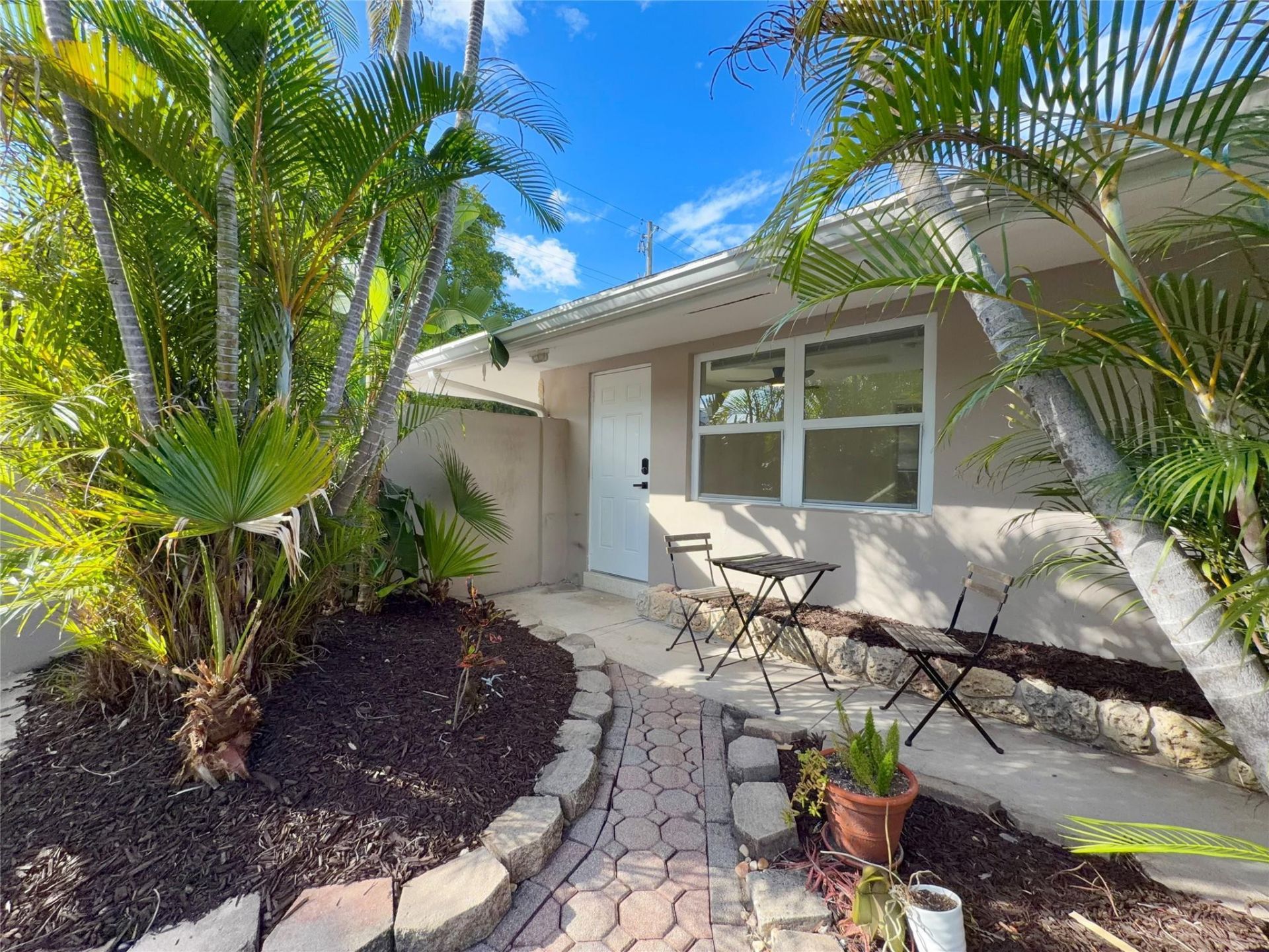924 NE 17th Terrace, Unit 10, Fort Lauderdale, FL 33304 Photo