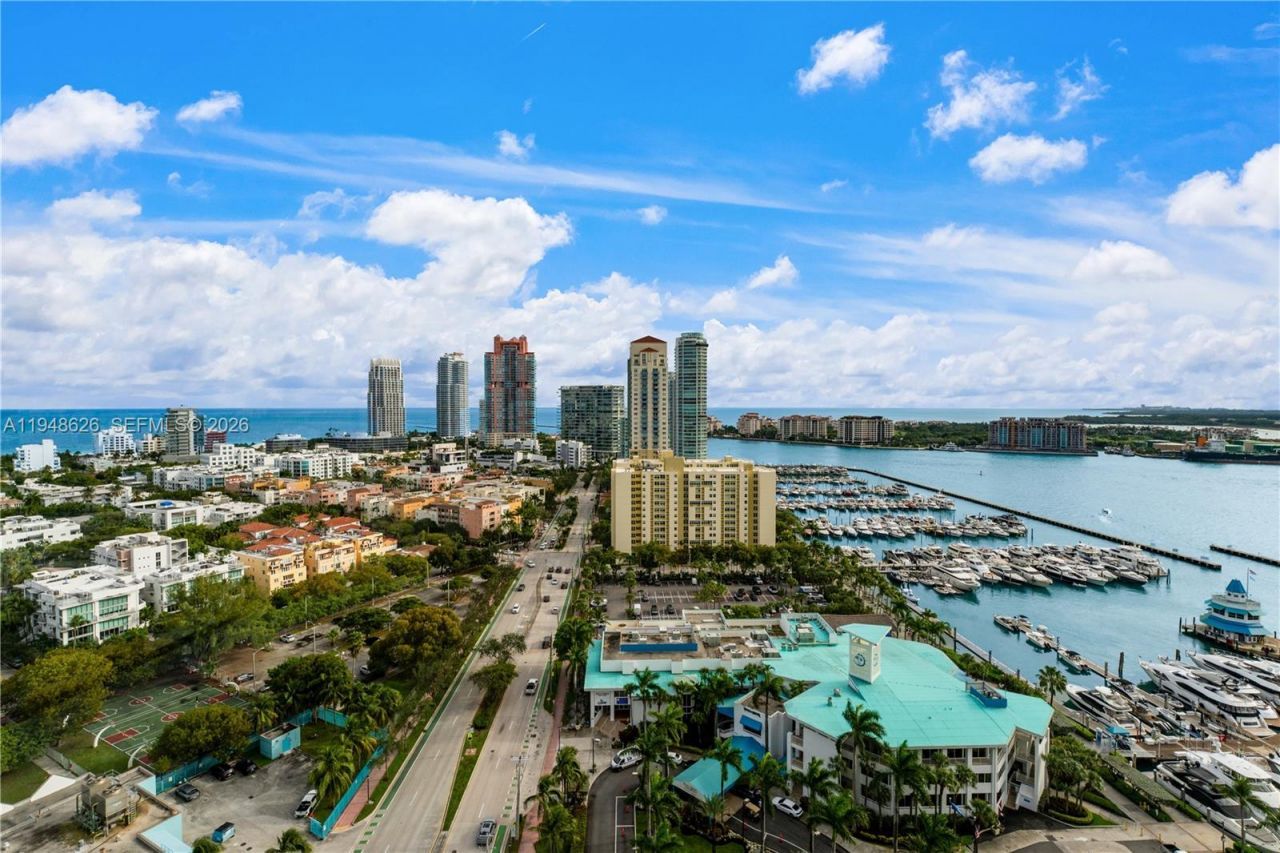 400 Alton Rd, Unit 2210, Miami Beach, FL 33139 Photo