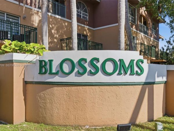 10026 Hammocks Blvd, Unit 207-6, Miami, FL 33196