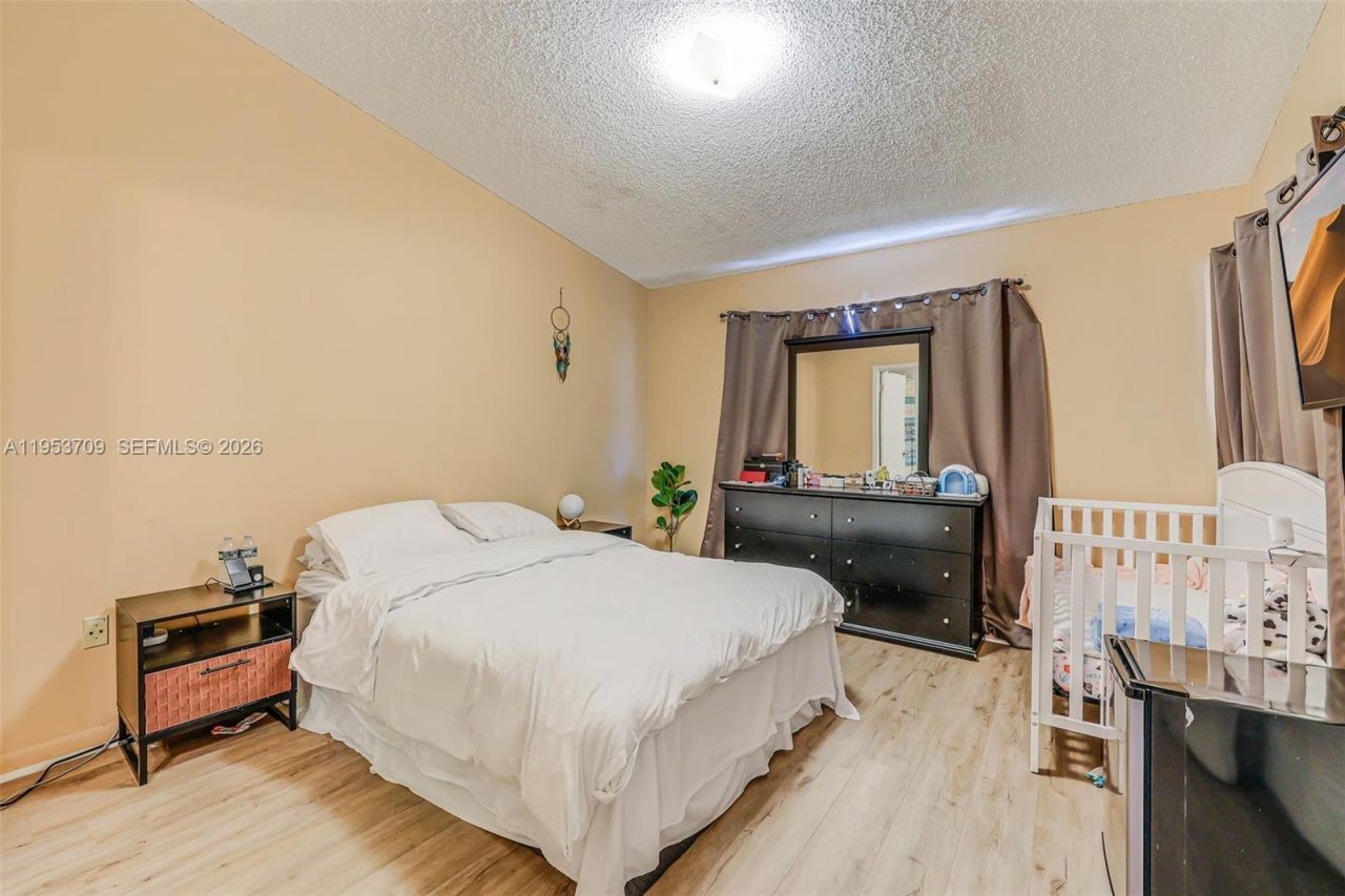 10026 Hammocks Blvd , Unit 207-6, Miami, FL 33196 Photo