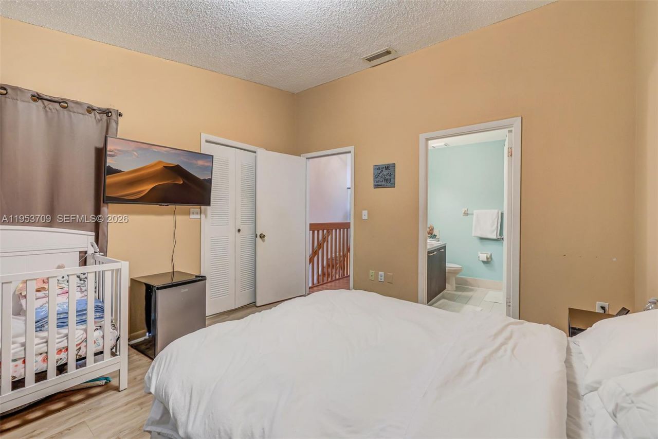 10026 Hammocks Blvd , Unit 207-6, Miami, FL 33196 Photo