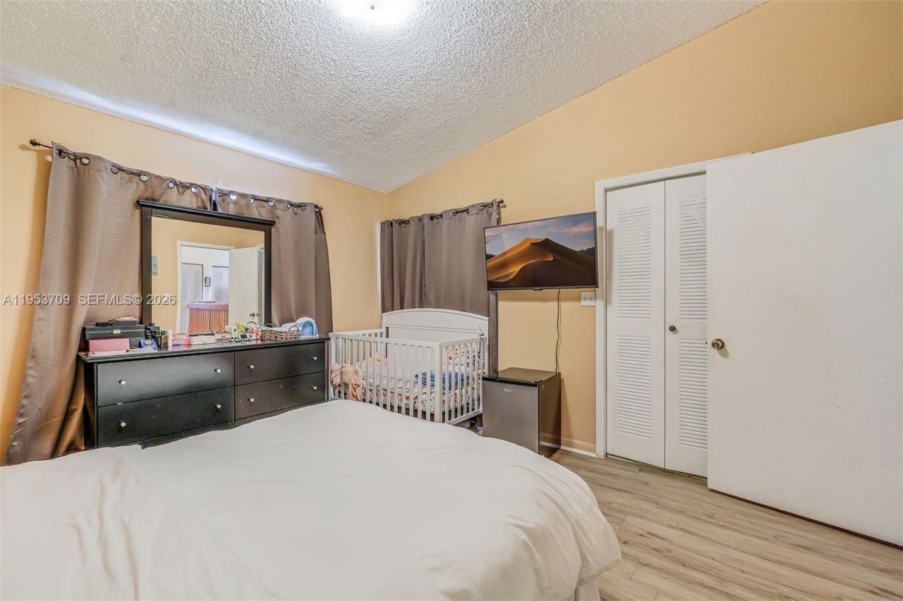 10026 Hammocks Blvd , Unit 207-6, Miami, FL 33196 Photo