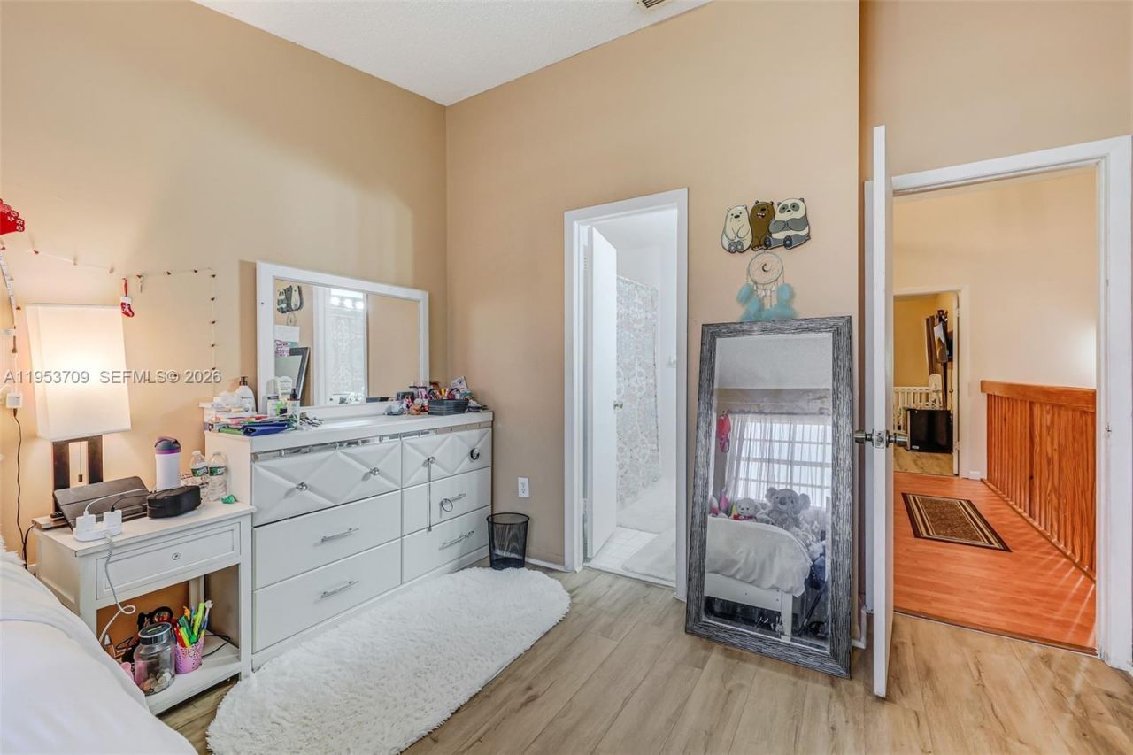 10026 Hammocks Blvd , Unit 207-6, Miami, FL 33196 Photo