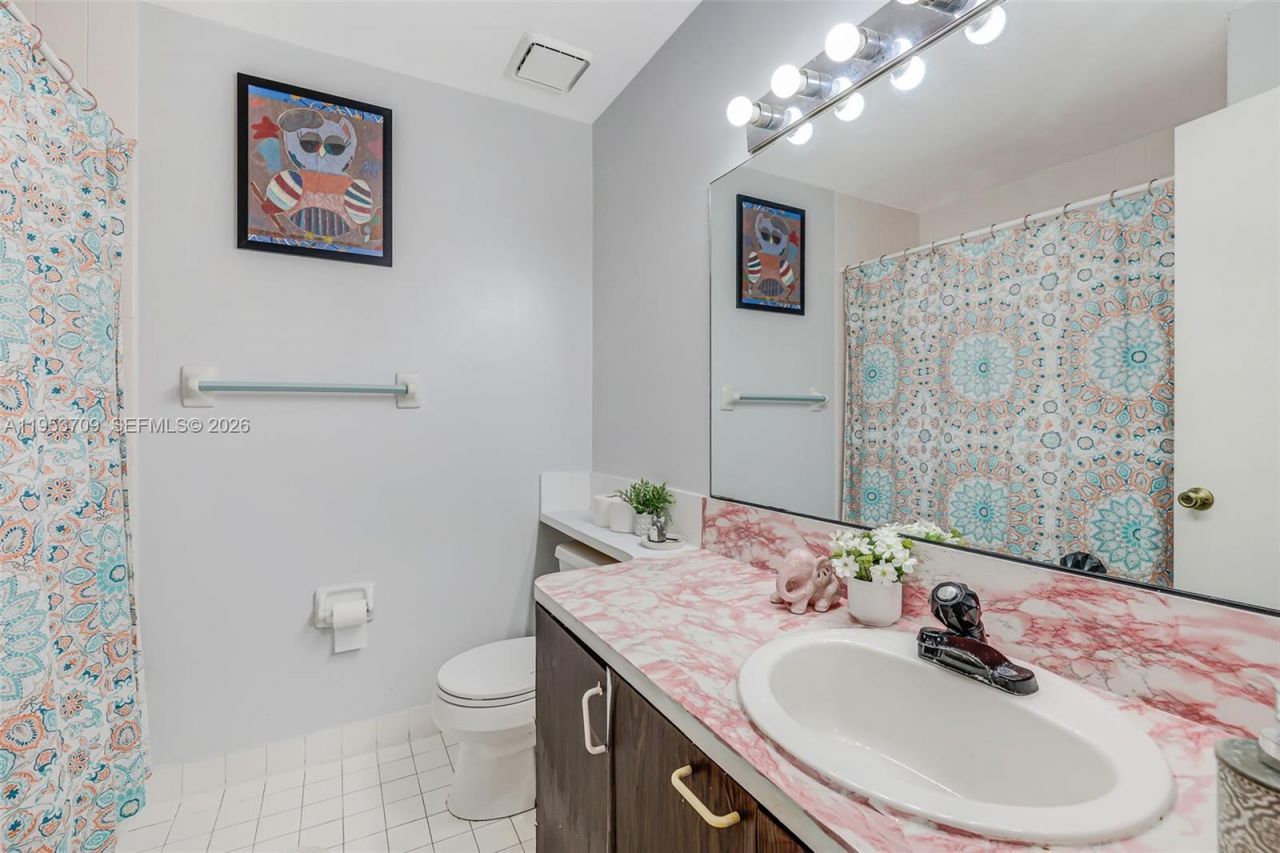 10026 Hammocks Blvd , Unit 207-6, Miami, FL 33196 Photo