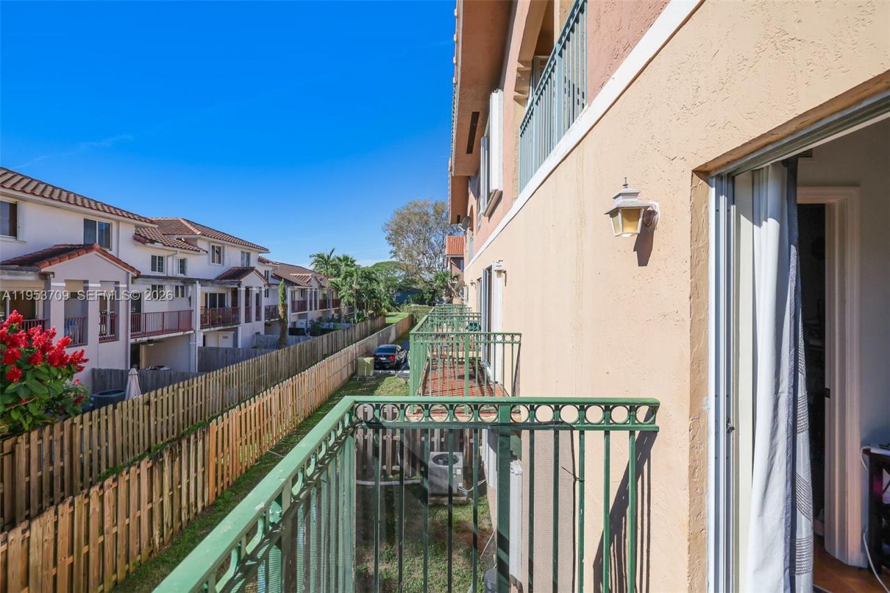 10026 Hammocks Blvd , Unit 207-6, Miami, FL 33196 Photo