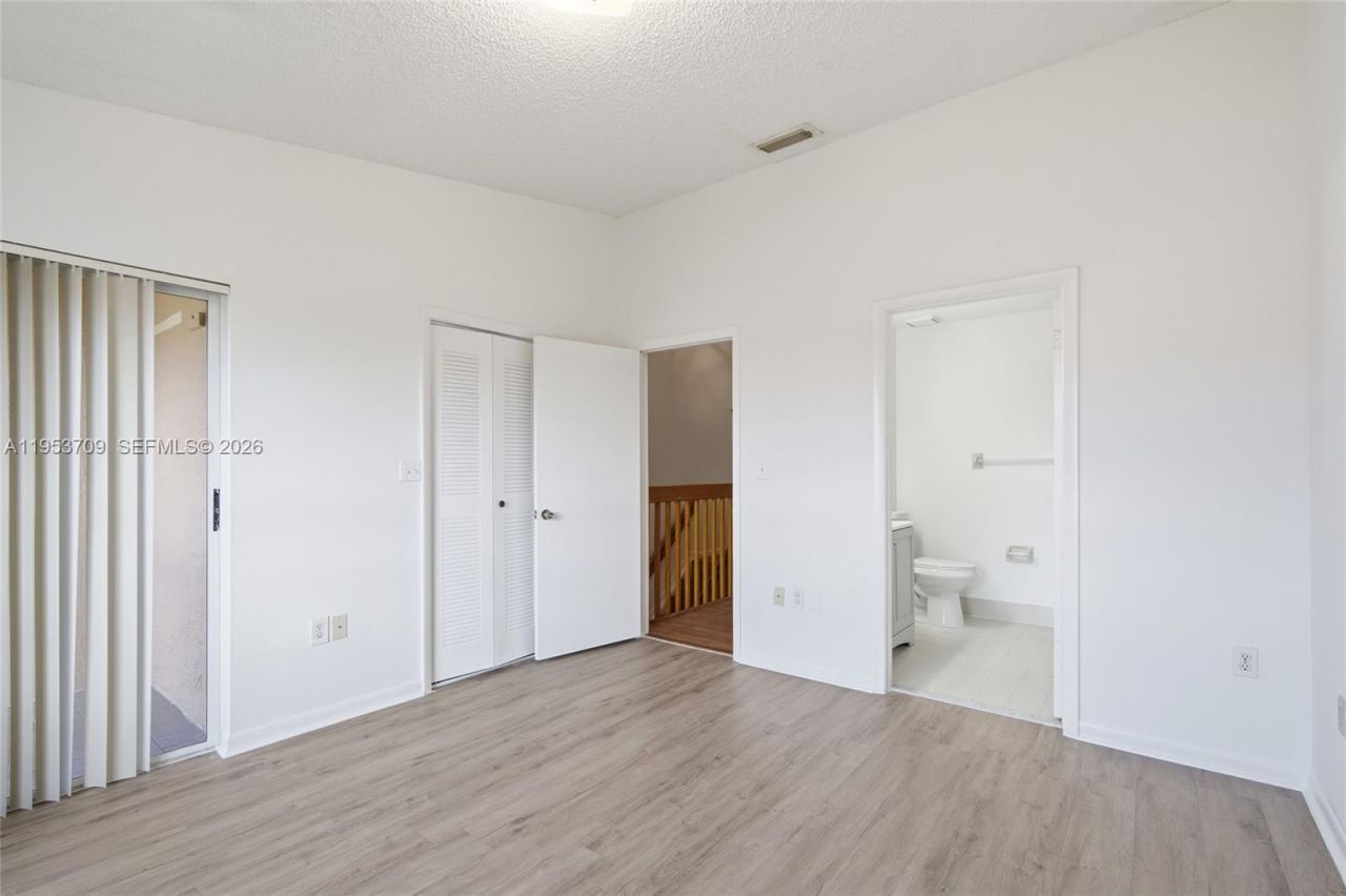 10026 Hammocks Blvd, Unit 207-6, Miami, FL 33196 Photo