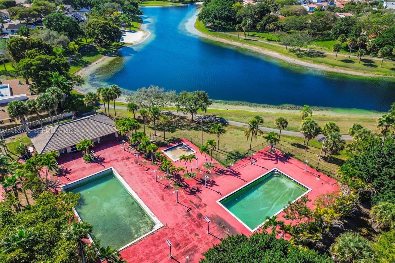 10026 Hammocks Blvd , Unit 207-6, Miami, FL 33196 Photo