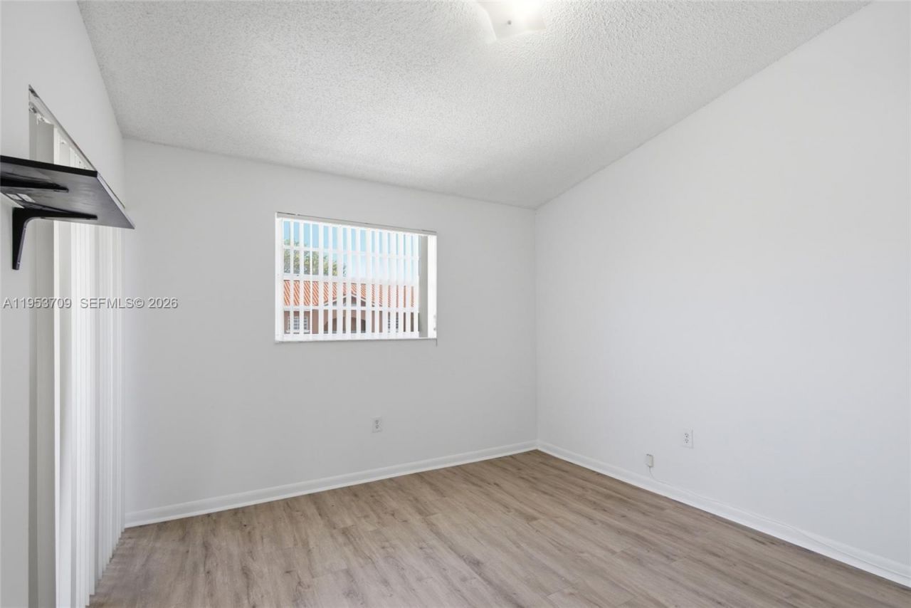 10026 Hammocks Blvd, Unit 207-6, Miami, FL 33196 Photo
