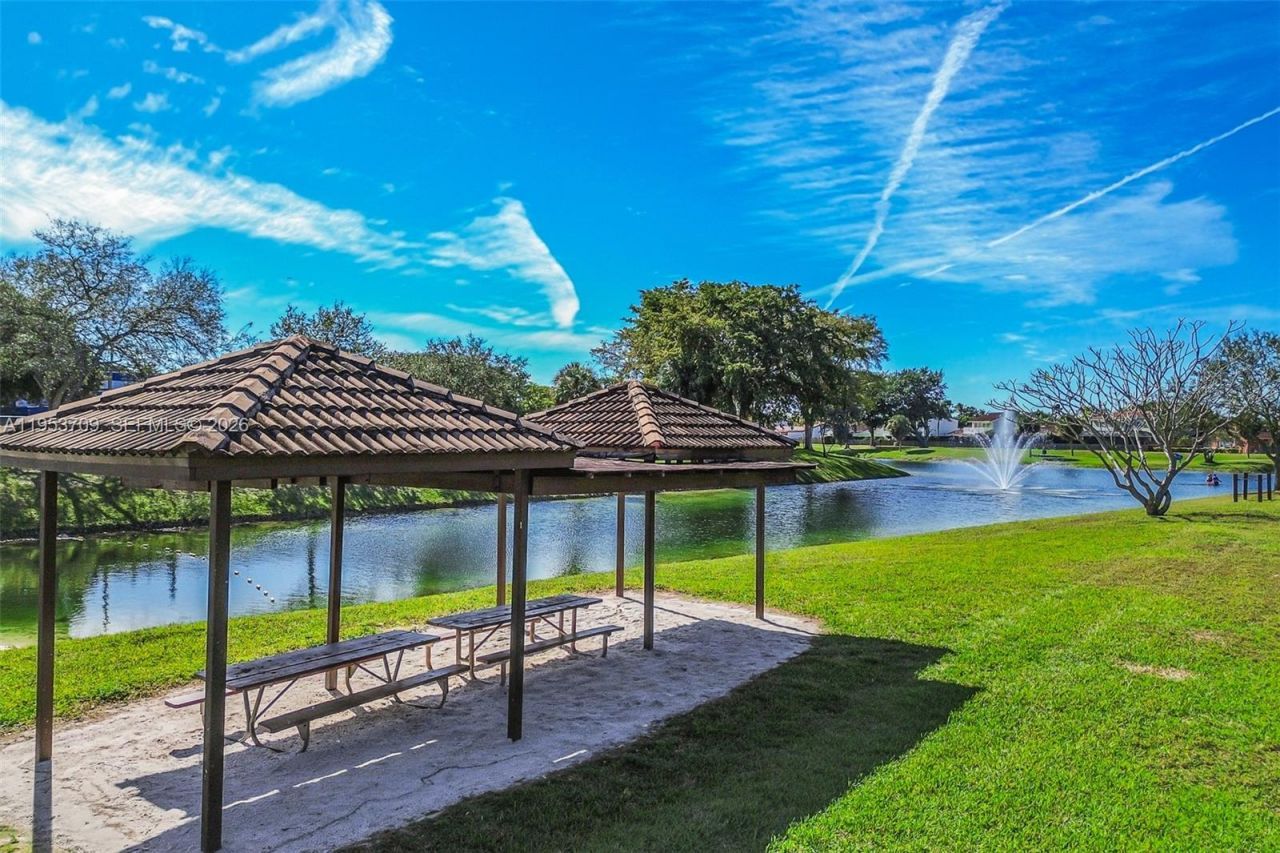 10026 Hammocks Blvd , Unit 207-6, Miami, FL 33196 Photo