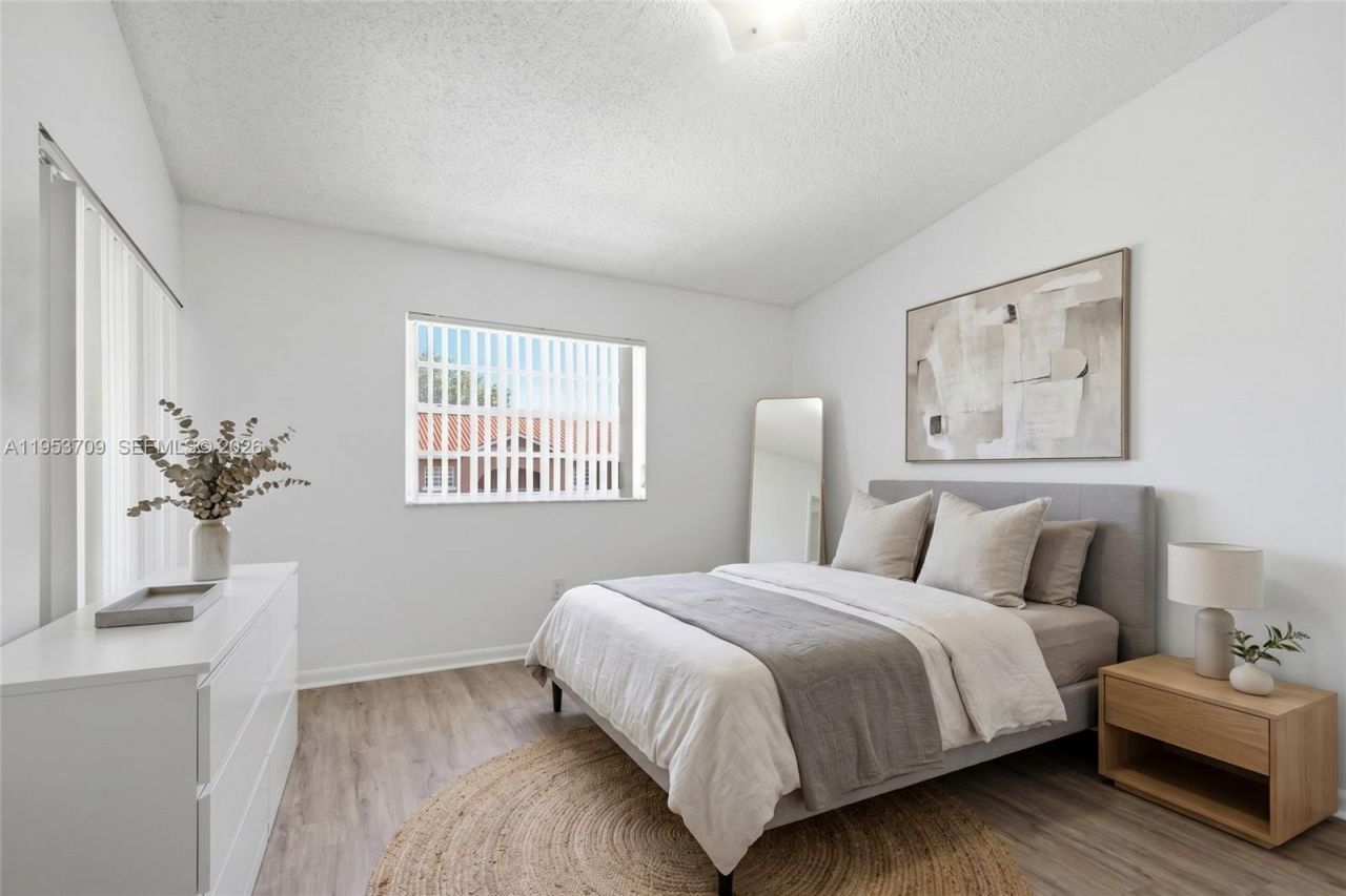 10026 Hammocks Blvd, Unit 207-6, Miami, FL 33196 Photo