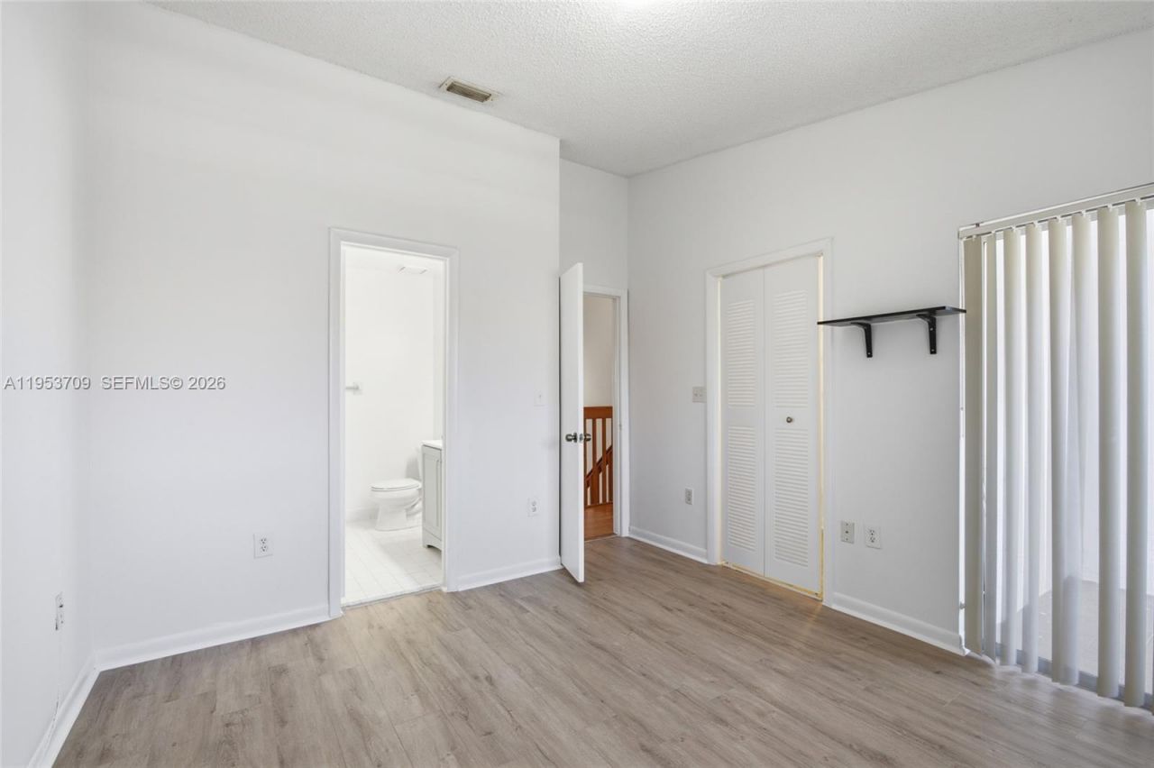 10026 Hammocks Blvd, Unit 207-6, Miami, FL 33196 Photo