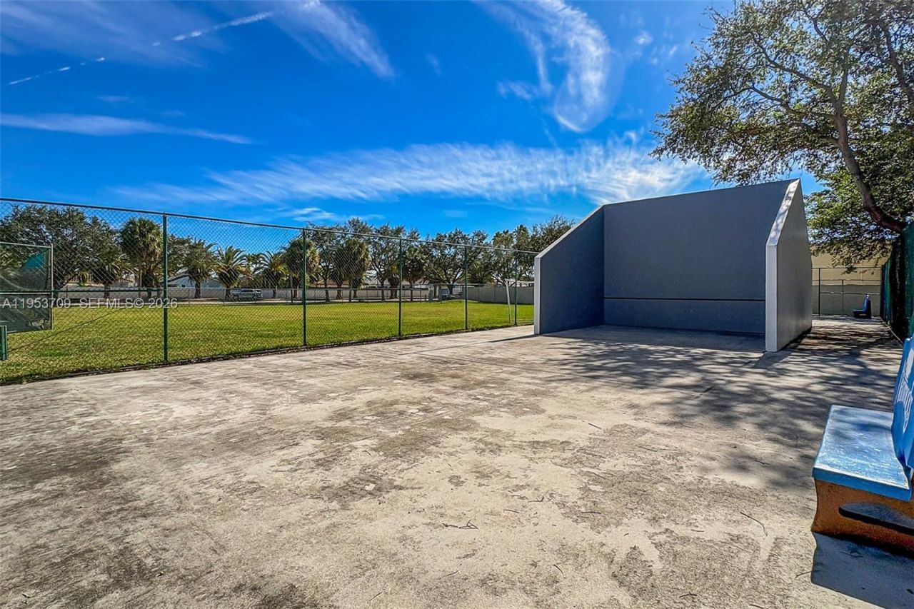 10026 Hammocks Blvd , Unit 207-6, Miami, FL 33196 Photo