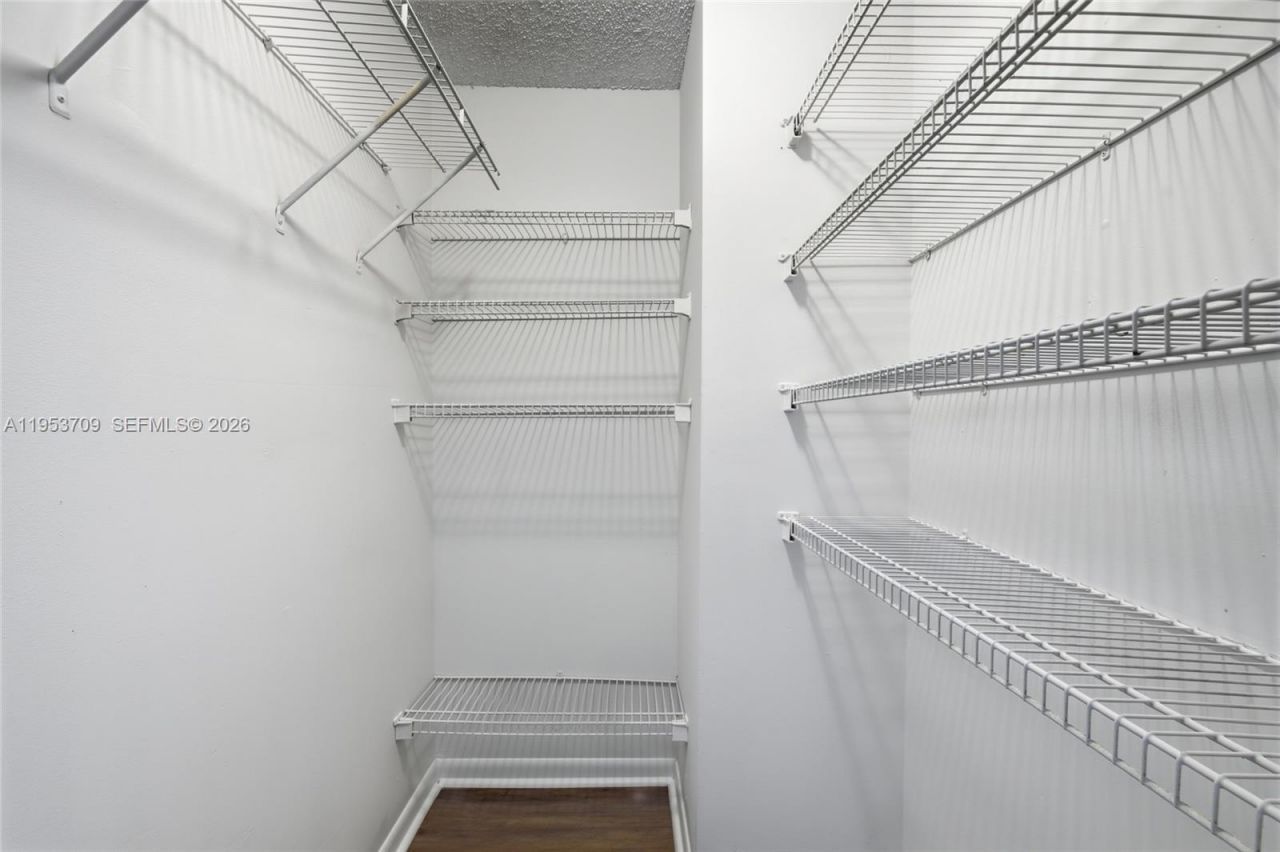 10026 Hammocks Blvd, Unit 207-6, Miami, FL 33196 Photo