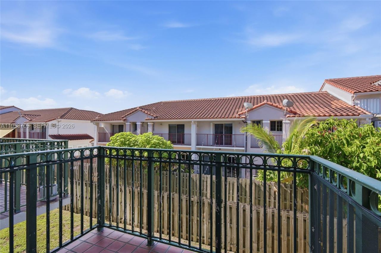 10026 Hammocks Blvd, Unit 207-6, Miami, FL 33196 Photo