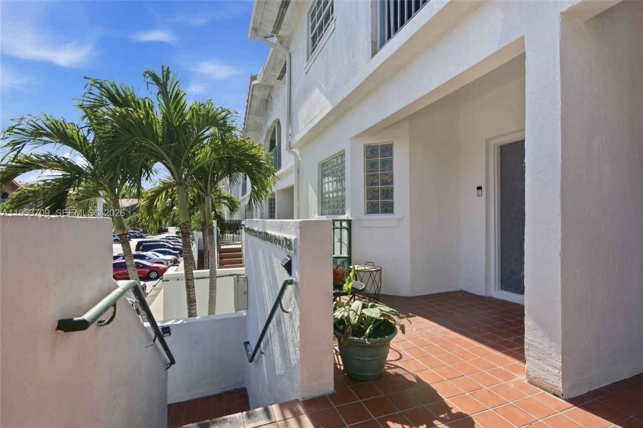 10026 Hammocks Blvd, Unit 207-6, Miami, FL 33196 Photo