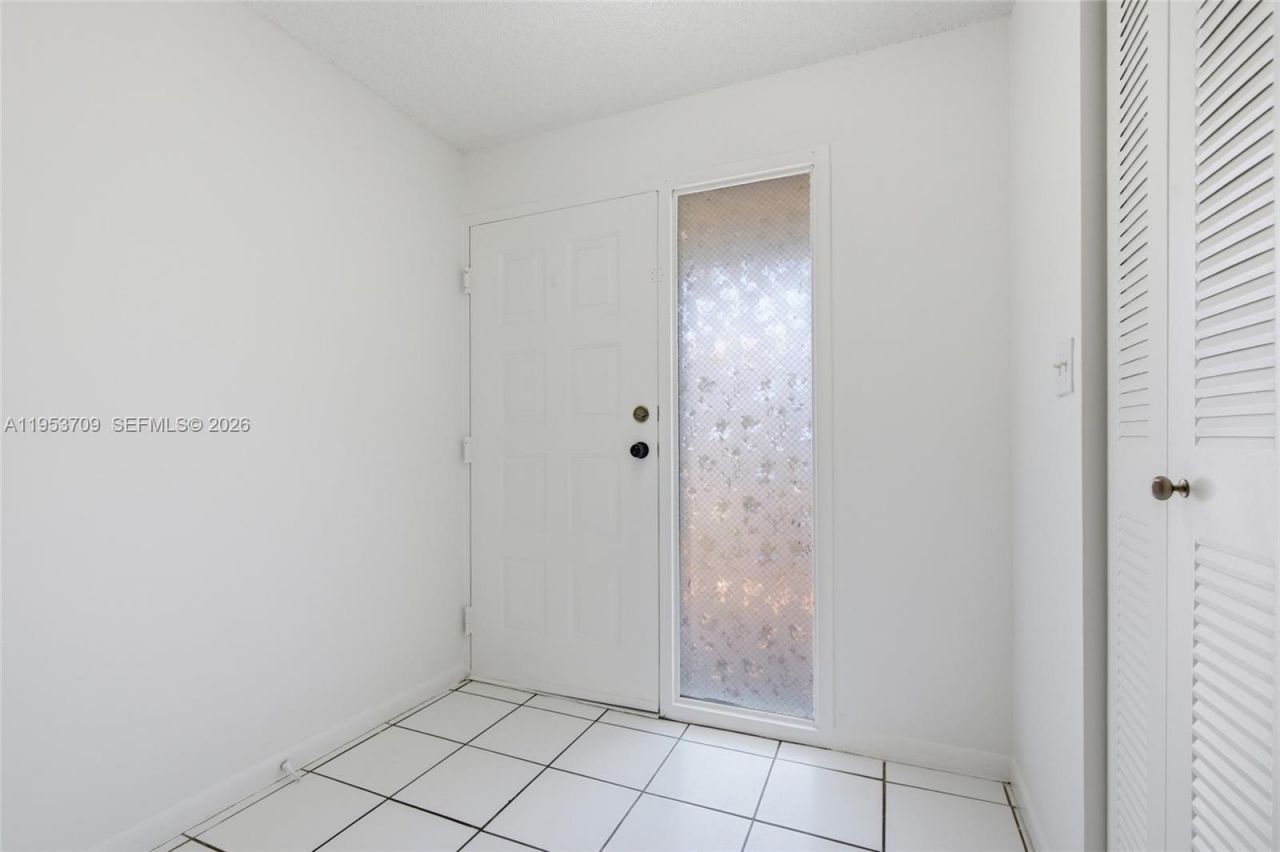 10026 Hammocks Blvd, Unit 207-6, Miami, FL 33196 Photo