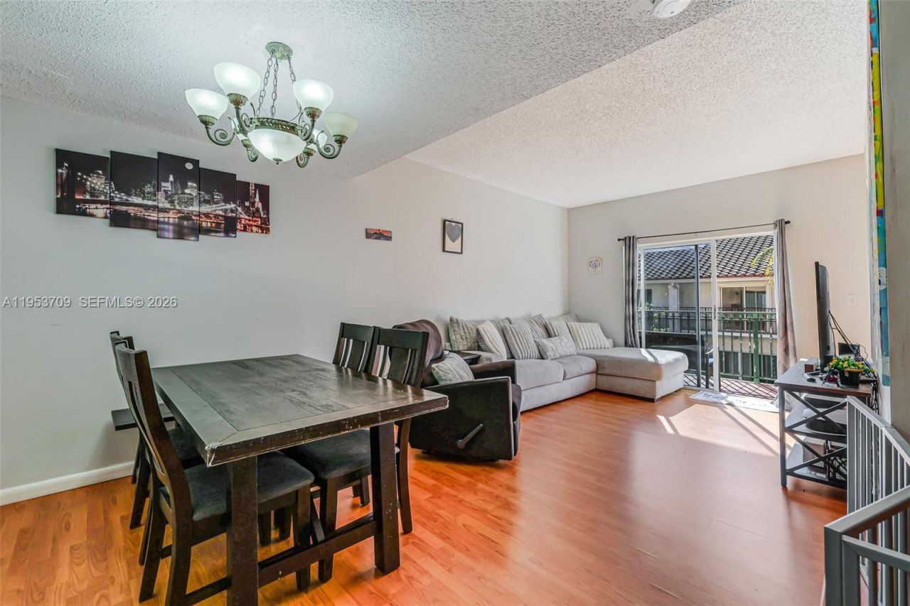 10026 Hammocks Blvd , Unit 207-6, Miami, FL 33196 Photo