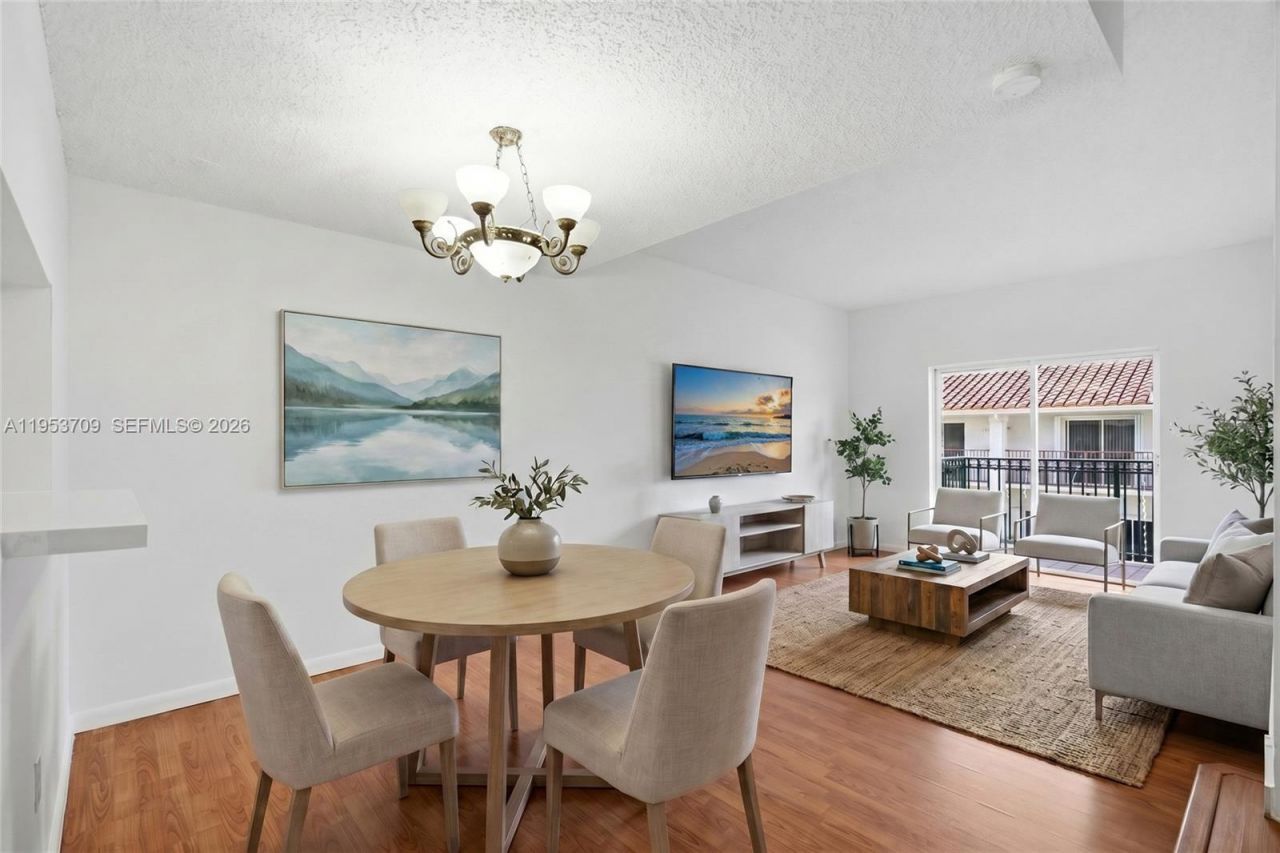 10026 Hammocks Blvd, Unit 207-6, Miami, FL 33196 Photo