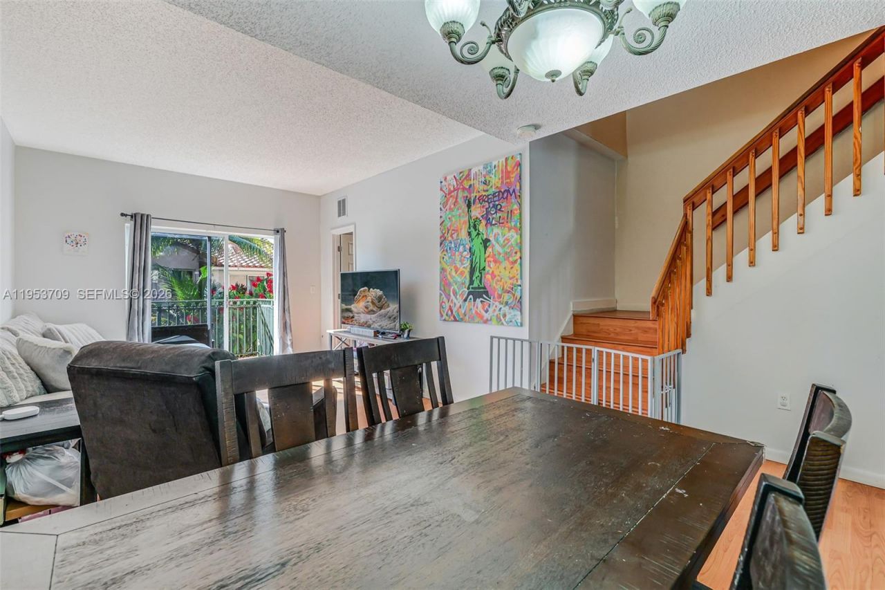 10026 Hammocks Blvd , Unit 207-6, Miami, FL 33196 Photo