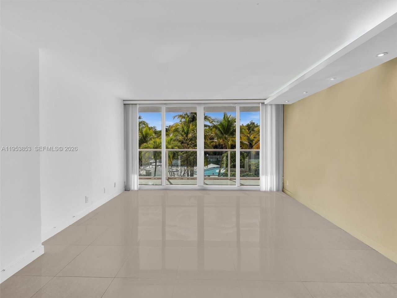 100 Bayview Dr , Unit 223, Sunny Isles Beach, FL 33160 Photo