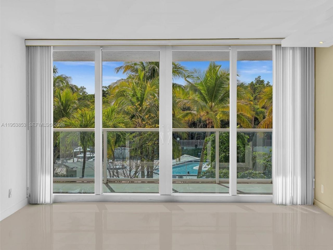 100 Bayview Dr , Unit 223, Sunny Isles Beach, FL 33160 Photo