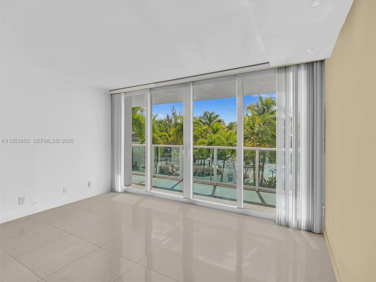 100 Bayview Dr , Unit 223, Sunny Isles Beach, FL 33160 Photo
