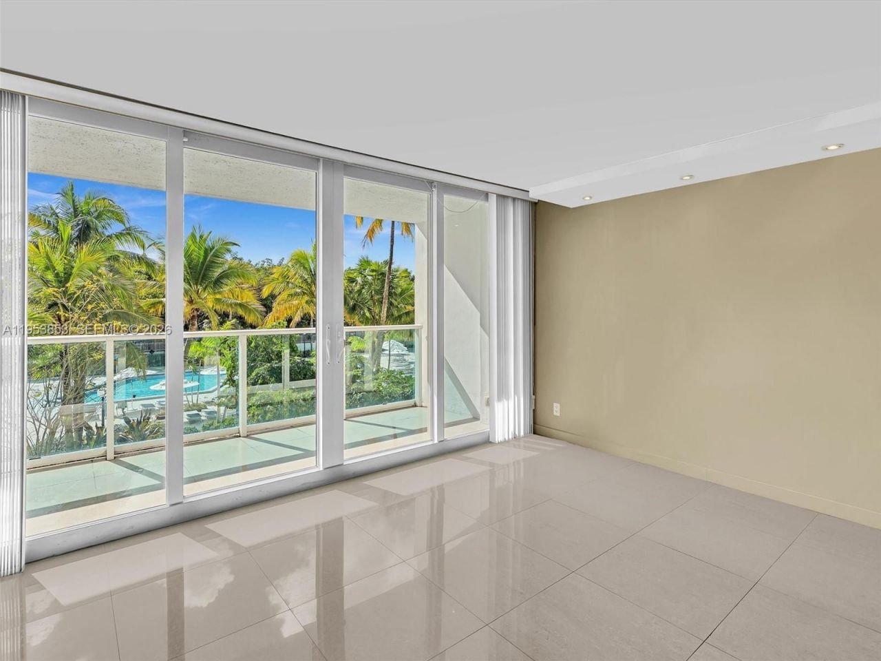 100 Bayview Dr , Unit 223, Sunny Isles Beach, FL 33160 Photo