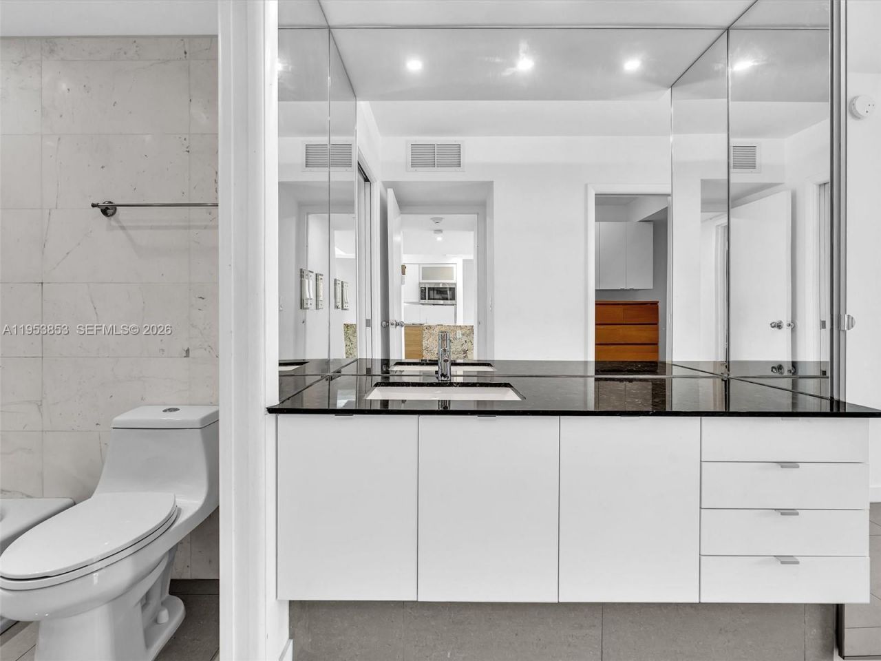 100 Bayview Dr , Unit 223, Sunny Isles Beach, FL 33160 Photo