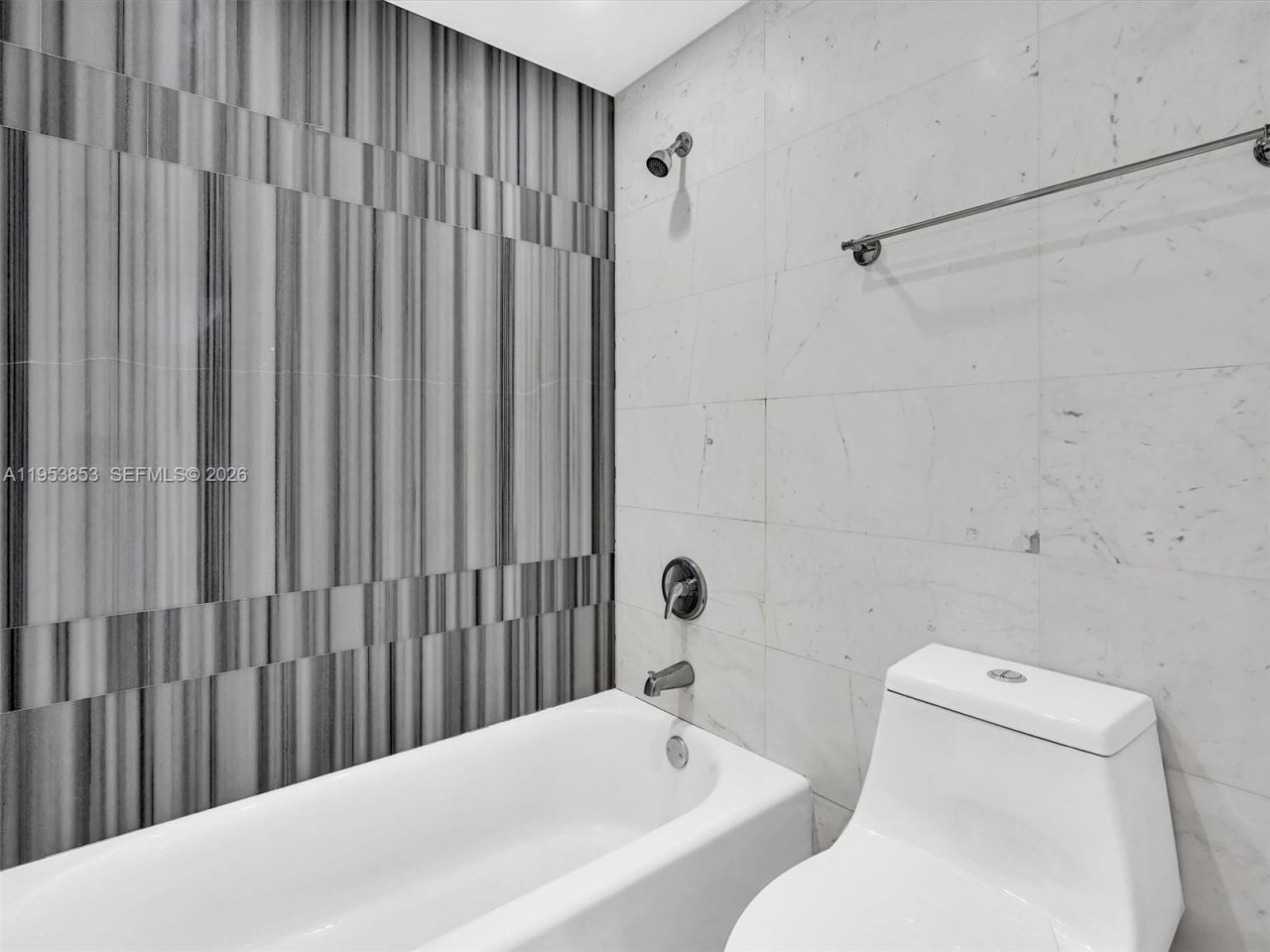 100 Bayview Dr , Unit 223, Sunny Isles Beach, FL 33160 Photo