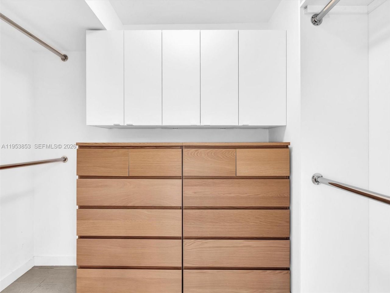 100 Bayview Dr , Unit 223, Sunny Isles Beach, FL 33160 Photo