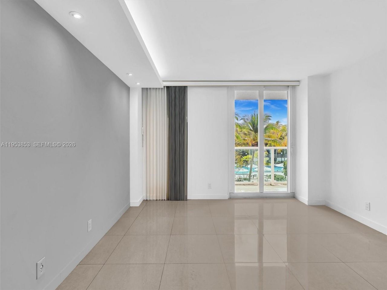 100 Bayview Dr , Unit 223, Sunny Isles Beach, FL 33160 Photo