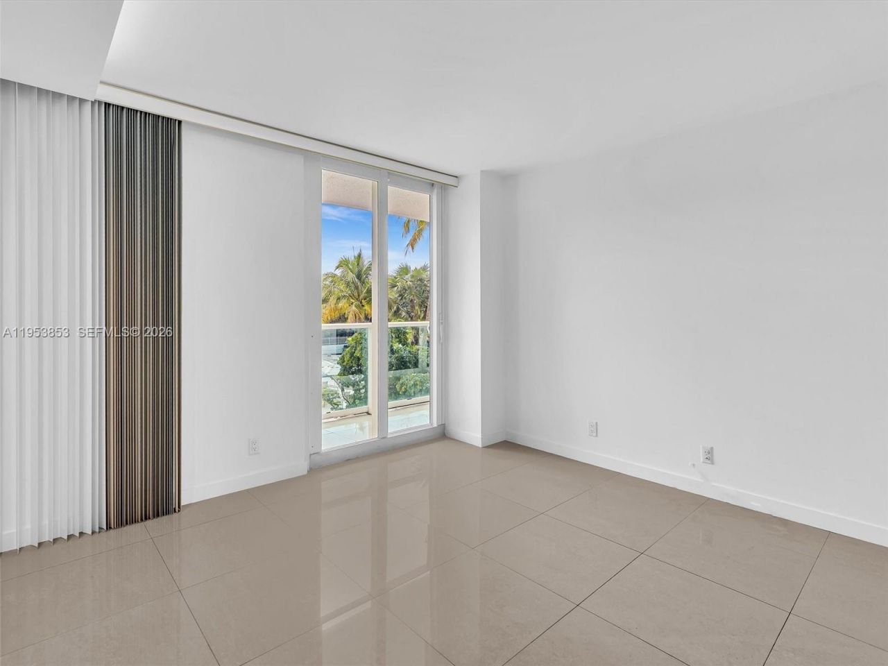 100 Bayview Dr , Unit 223, Sunny Isles Beach, FL 33160 Photo