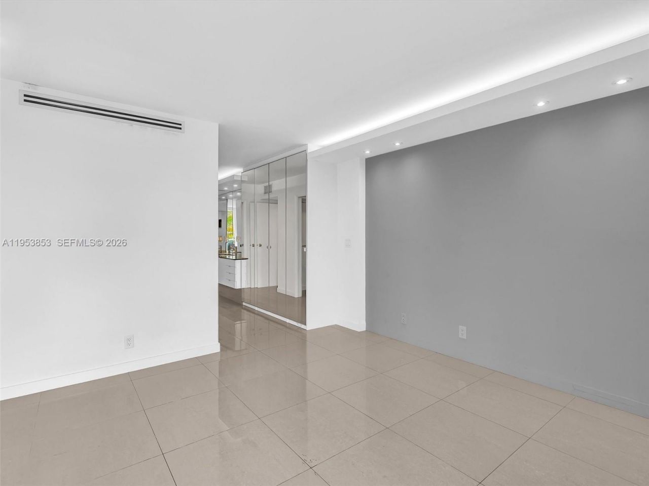 100 Bayview Dr , Unit 223, Sunny Isles Beach, FL 33160 Photo