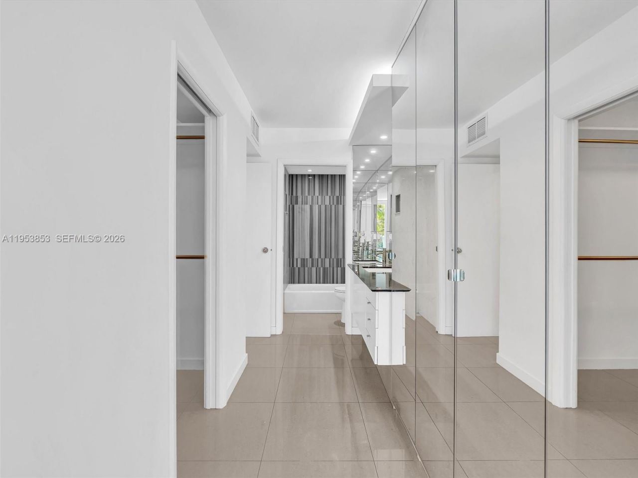 100 Bayview Dr , Unit 223, Sunny Isles Beach, FL 33160 Photo